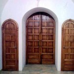 Дубовая арочная входная дверь